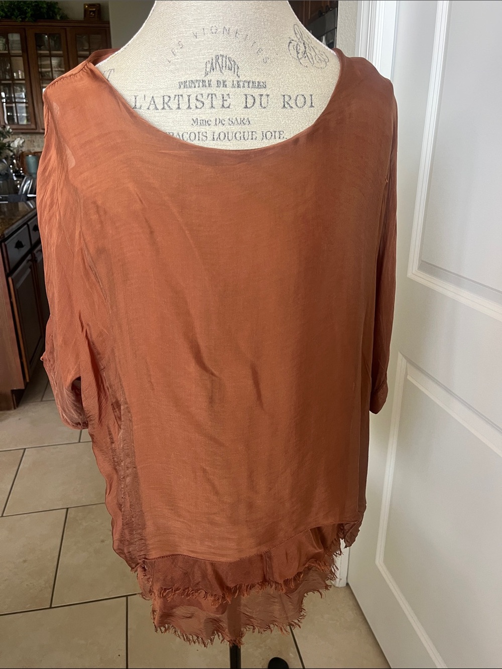 EUC Tina Stephens  100% silk terra-cotta caftan blouse raw edge hem Medium